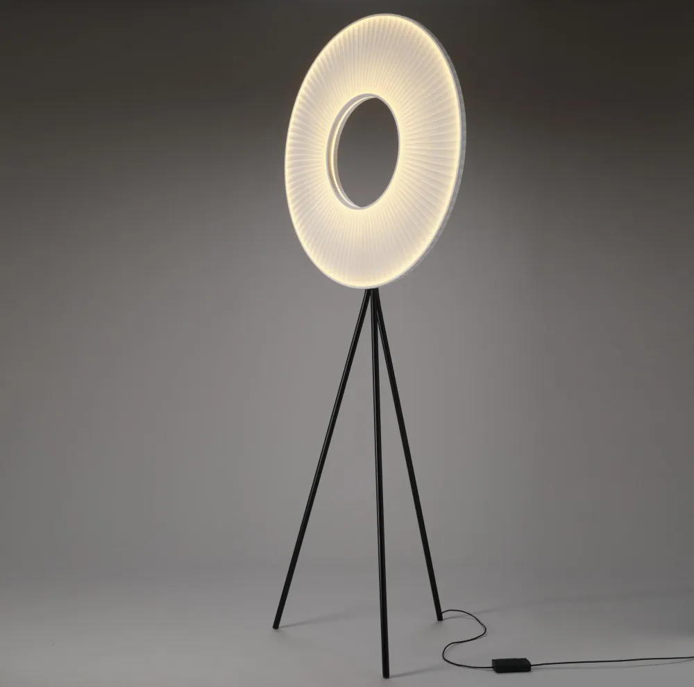 IRIS FLOOR TRIPOD 80 – STEHLEUCHTE